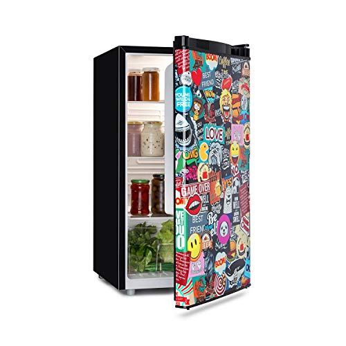 Klarstein Cool Vibe Kühlschrank, Energieeffizienzklasse A+, Volumen: 90 Liter, VividArt Concept: Tür mit Manga-Comic-Design Print, Crisper Fach, Geräuschentwicklung: 42 dB, schwarz